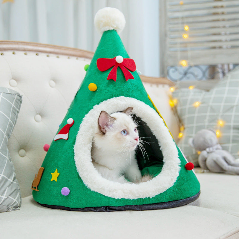 Kuscheliges Weihnachts-Katzennest „Santa Hat“